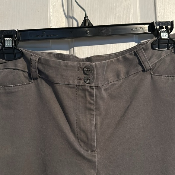 Loft Grey Trouser size 6P - Picture 3 of 5